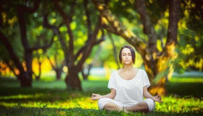 -体育大事件，阿森纳出局，国王杯节点至，TheShy血战40分钟，鹈鹕扳平良机现，西甲备战忙